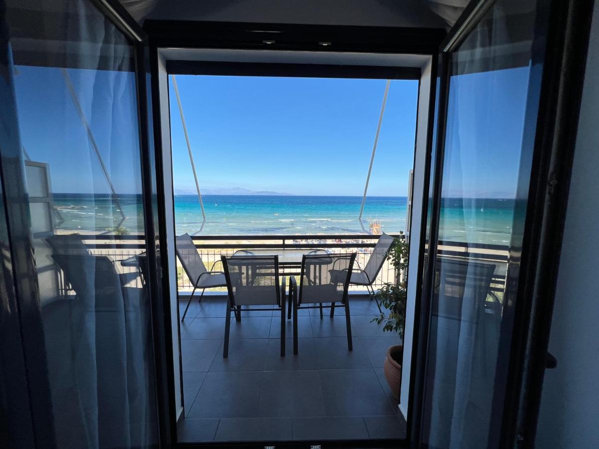 Medora By The Sea Near Airport Apartment อาร์เตมีดา ภายนอก รูปภาพ